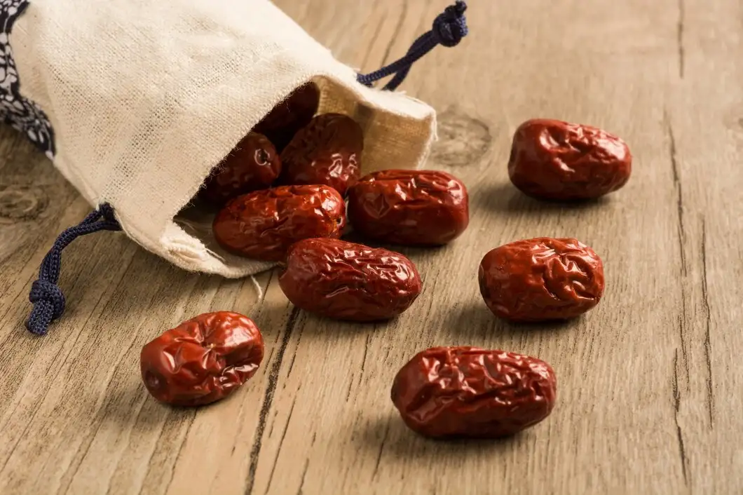 کاور اصلی مقاله عناب چیست