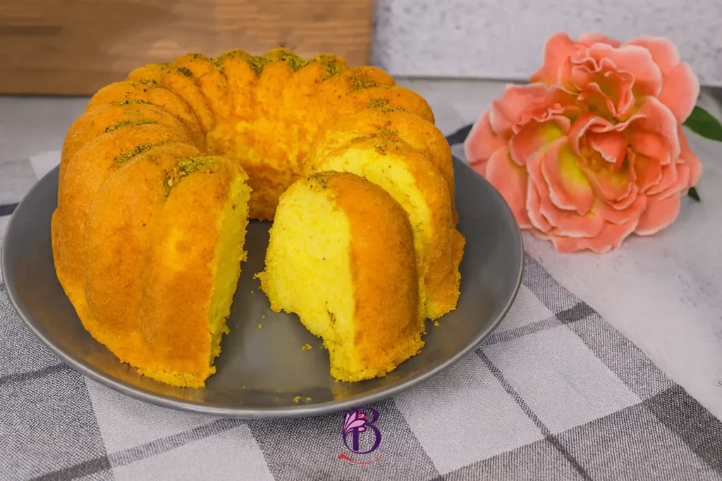 آموزش طرز تهیه کیک زعفرانی مجلسی در خانه
